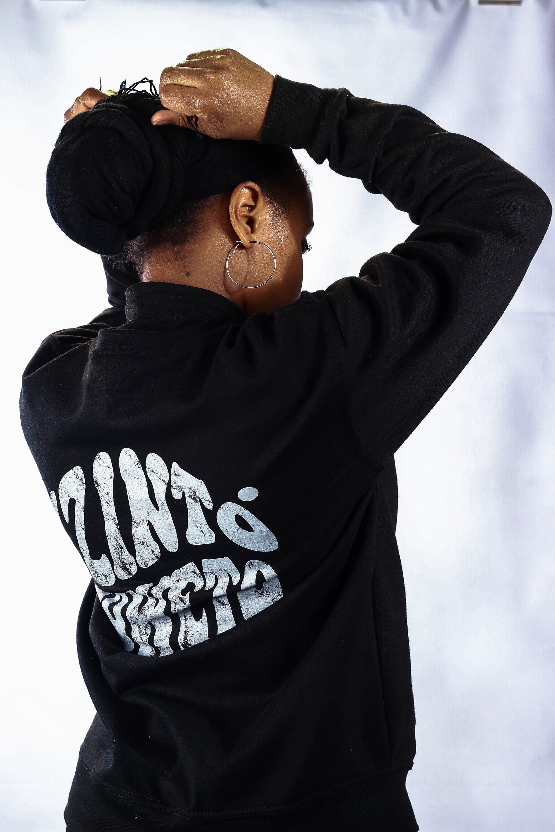IZINTO CLOTHING - RETRO SWEATER