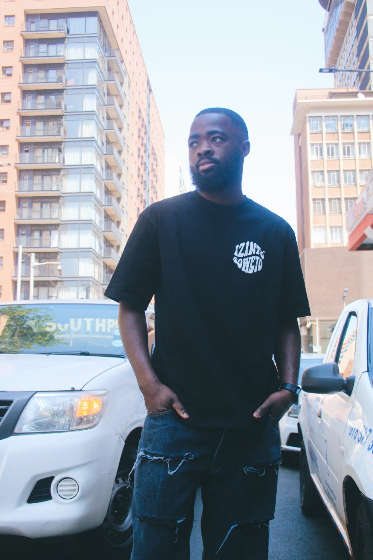 IZINTO CLOTHING - BLACK RETRO TEE