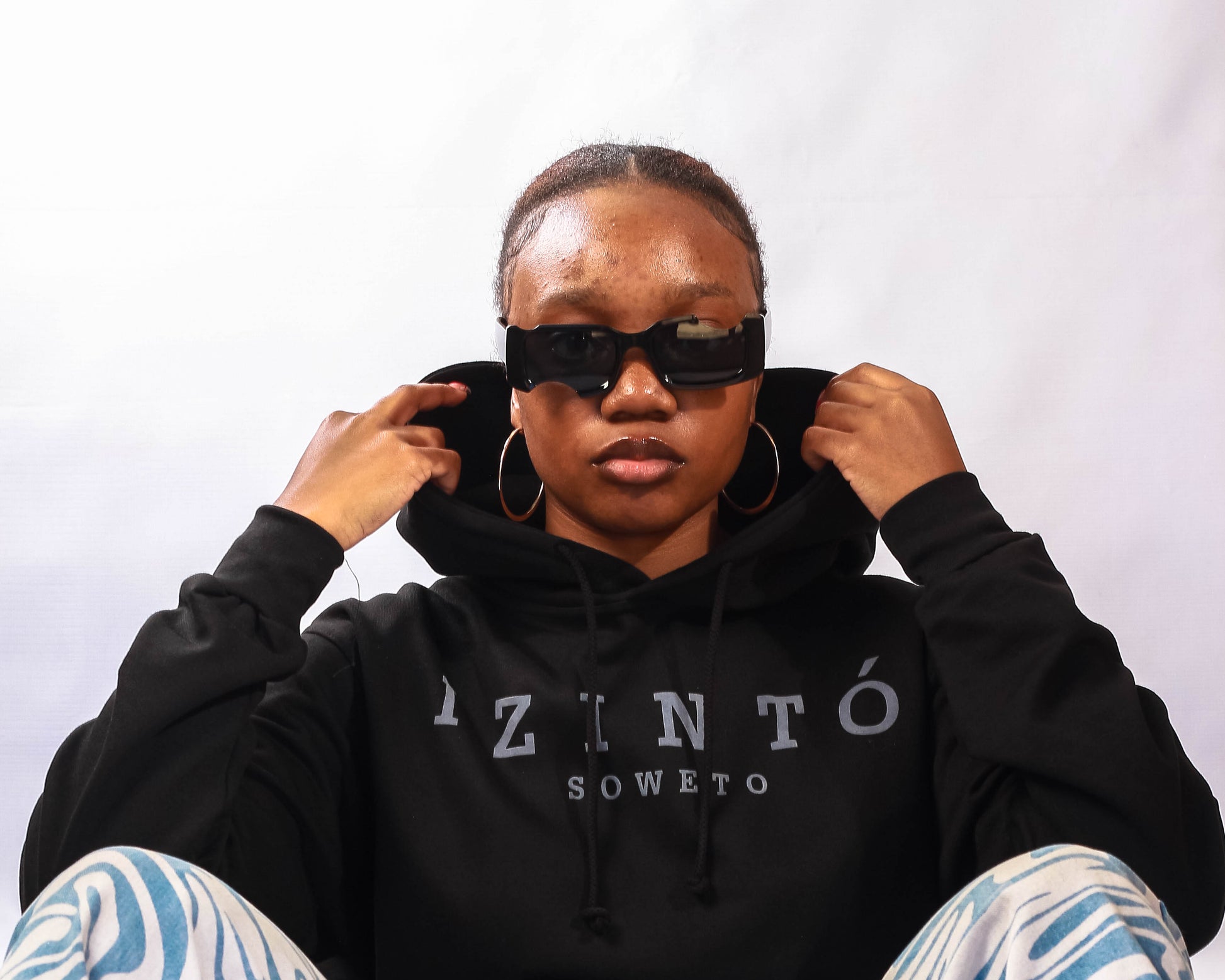 IZINTO CLOTHING - BLACK IZINTO HOODIE